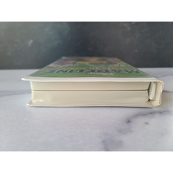 Disney~Madeline Lost in Paris~VHS Movie with Case~1999~Pre-Owned - Picture 8 of 10